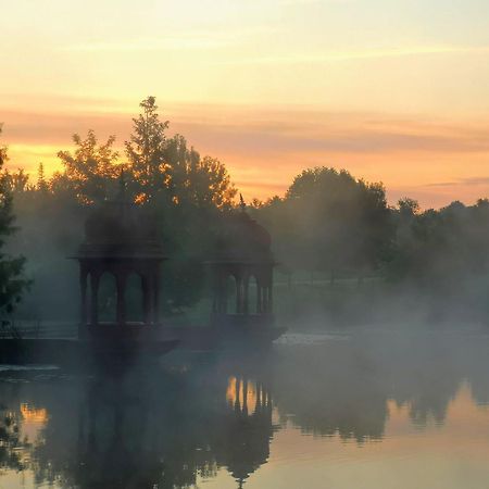 Gurudeva Bhavan Somogyvámos Екстериор снимка